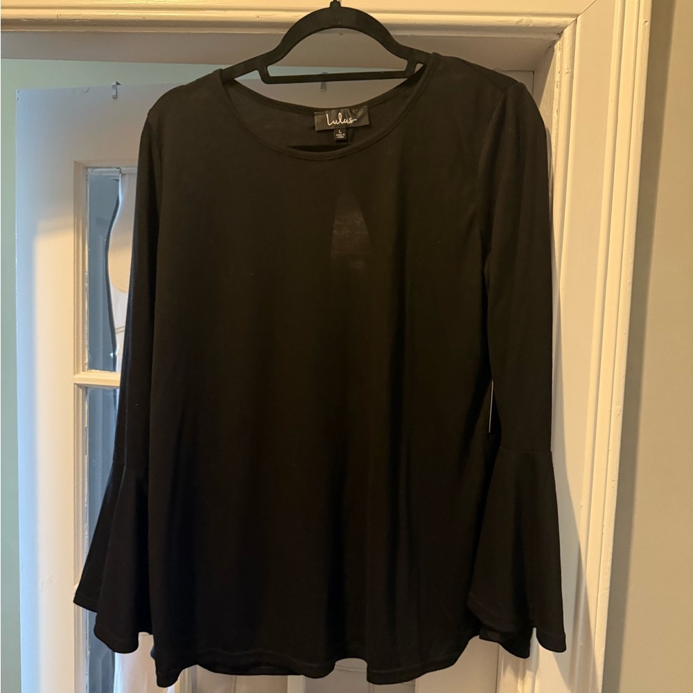 Lulu's Black Long-Sleeve Bell Sleeve Tee